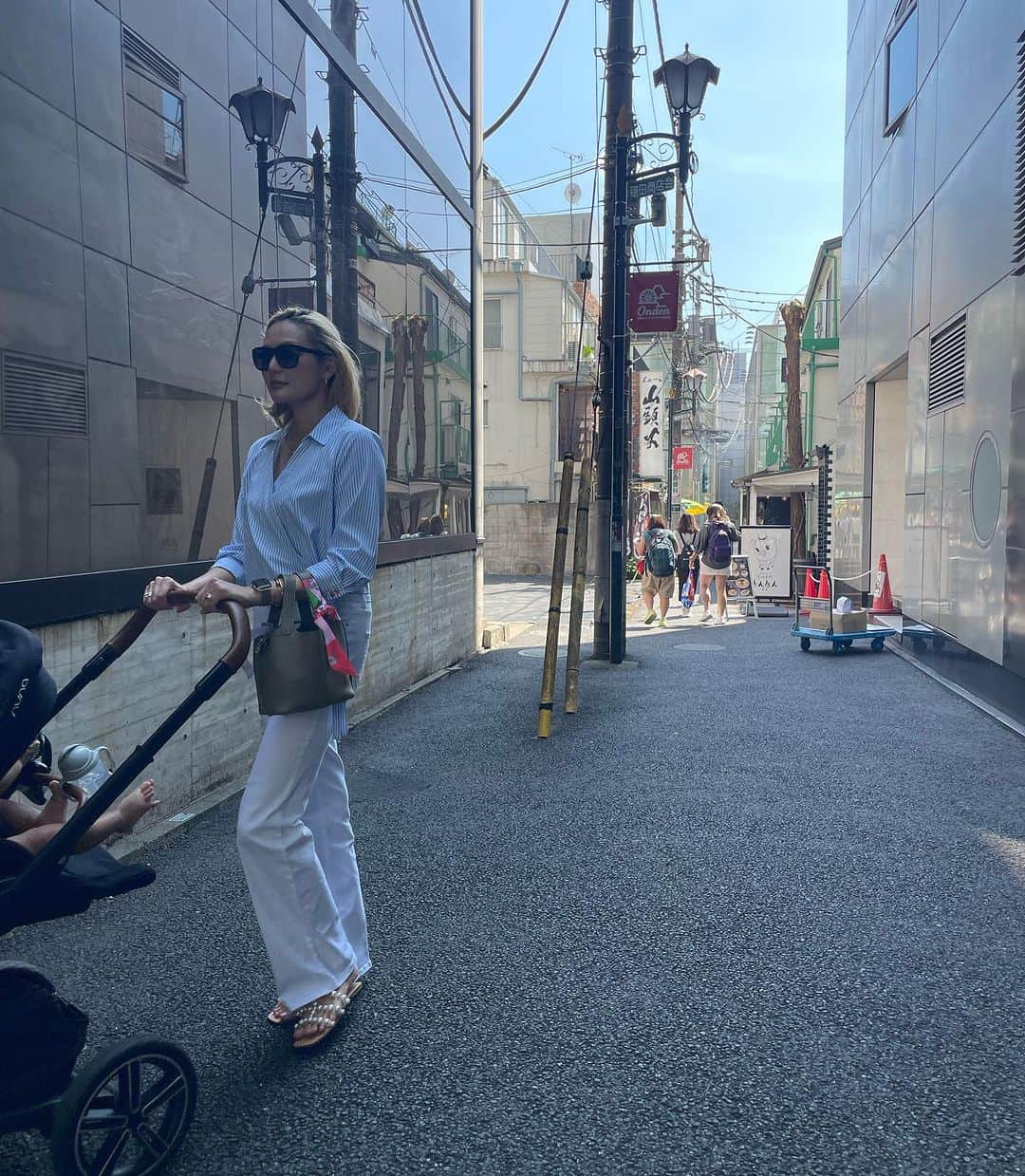 結子さんのインスタグラム写真 - (結子Instagram)「Date with Karen🤍 やっぱりnunaのベビーカーは使いやすい、トアがよく寝ます🥹 #omotesando#nuna#tokyo」9月1日 19時45分 - yuiko_yyy
