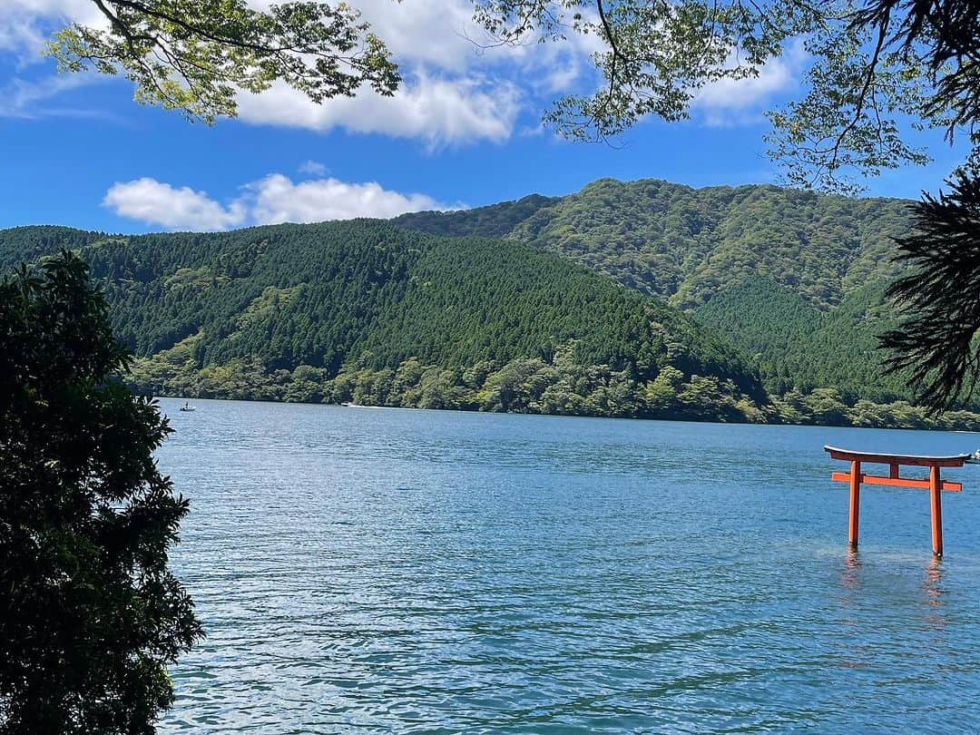 熊谷岳大さんのインスタグラム写真 - (熊谷岳大Instagram)「箱根神社、九頭龍神社に行かせて頂きました。 とにかく気持ちが良かったです。 パワー充電だね😊 #箱根神社 #九頭龍神社 #必勝祈願 #恋愛成就」9月1日 19時53分 - garichu.kuma