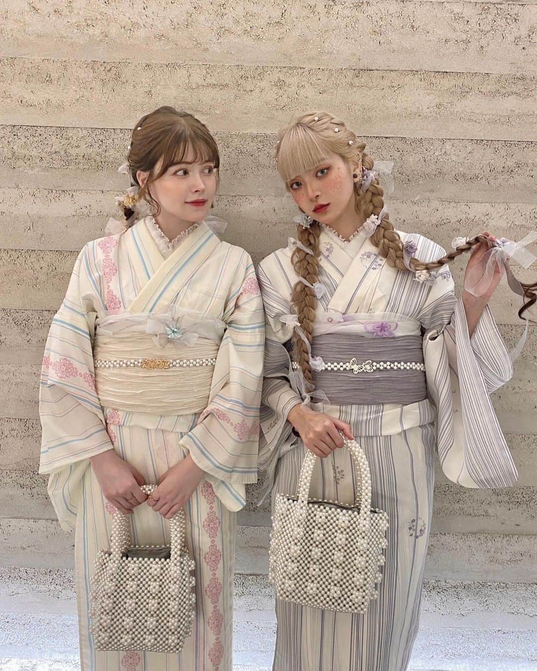 のインスタグラム：「𝕡𝕒𝕤𝕥𝕖𝕝 𝕜𝕚𝕞𝕠𝕟𝕠🍬🍧🍡  𓂃  @kanowafuku さんで浴衣をレンタルしたよ🎐 最近浴衣を着る機会が沢山あって嬉しい👘  ストライプ柄でミサちゃんと合わせた🤍 お菓子みたいに可愛いパステルカラーで テンション上がった🍧💕  𓂃  #pr #asakusa #kyoto #kimono #kimonostyle #yukata #hairstyle #frenchgirl #vintage #vintagegirl #vintagestyle #花乃和風 #浅草 #浅草グルメ #浅草食べ歩き #浅草着物 #浅草着物レンタル #着物 #浴衣 #浴衣レンタル #和服 #着物レンタル #着物ヘア #レース着物 #パステル #ヴィンテージ #ヴィンテージガーリー #ヴィンテージライク #フレンチガーリー #淡色女子」