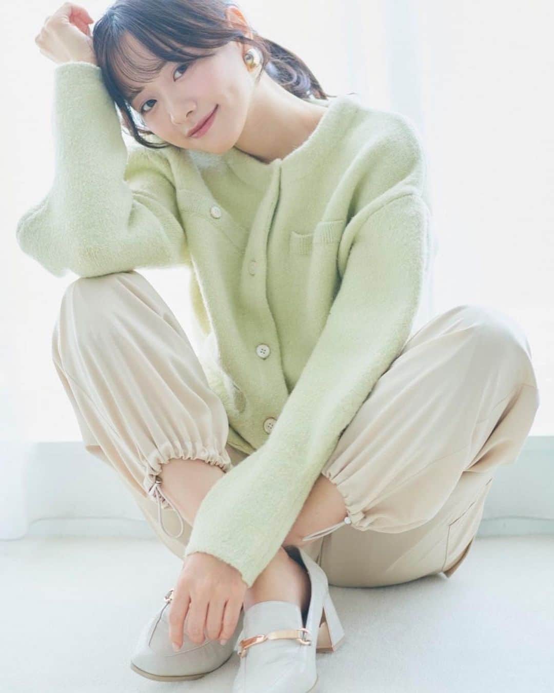 森香澄さんのインスタグラム写真 - (森香澄Instagram)「. dazzlin knit collection ♡ モデルを務めさせていただきました！ . お洋服全部可愛くて、ニットの季節が楽しみになりましたああ🥺💭」9月1日 19時59分 - mori_kasumi_
