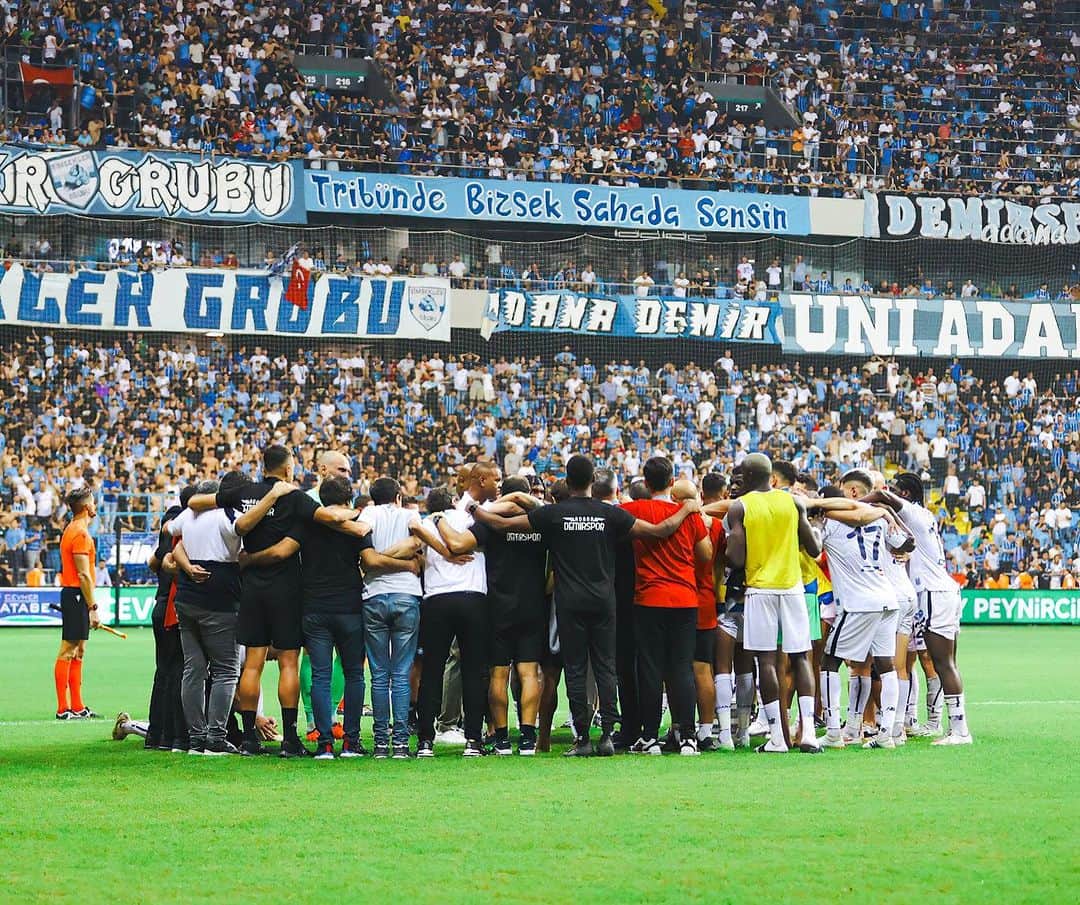ナニのインスタグラム：「We deserved more! This wasn't the result we wanted and the great effort we showed yesterday proves it. A very special thanks to the fans for the great support at our home 👏🏾 #AdanaDemirspor #UECL」