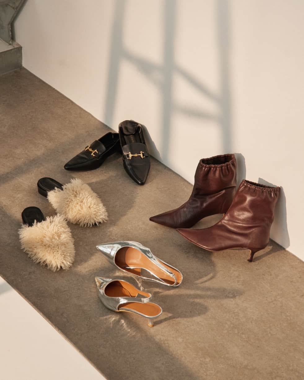 PAL CLOSET(パルクローゼット)さんのインスタグラム写真 - (PAL CLOSET(パルクローゼット)Instagram)「【保存すると、いつでも秋小物特集が見返せます👏】  ファッションの秋にまず更新すべきは、 シーズンムードを盛り上げてくれる小物たち。  上質な素材で日常にフィットしつつ、持つだけでリッチな気分になれるアイテムが勢揃いしました！ この秋は、オトナに似合う小物で心を躍らせてみて❣  ‐オトナCLOSETとは‐ オトナCLOSETとはPAL CLOSETが提案する、ワンランク上の大人女性のための厳選企画。 大人だからこそ。いいモノを長く愛したい。そんな女性に贈る、洗練されたアイテムやおすすめのコーディネートをお届けいたします。  #パルクロ #パルクローゼット #palcloset #骨格ウェーブ #骨格ストレート #骨格ナチュラル #骨スト #骨ウェブ #骨ナチュ #垢抜け #垢抜けコーデ #体型カバー #トレンド #トレンドアイテム #秋コーデ #お仕事コーデ #ブーツ #ロングブーツ #ジャケット #大人カジュアル #大人デート服 #ミュール #秋ブーツ」9月1日 20時00分 - palcloset_onlinestore