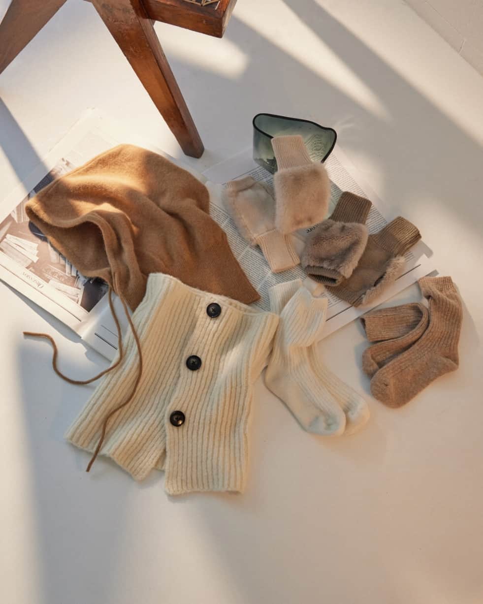 PAL CLOSET(パルクローゼット)さんのインスタグラム写真 - (PAL CLOSET(パルクローゼット)Instagram)「【保存すると、いつでも秋小物特集が見返せます👏】  ファッションの秋にまず更新すべきは、 シーズンムードを盛り上げてくれる小物たち。  上質な素材で日常にフィットしつつ、持つだけでリッチな気分になれるアイテムが勢揃いしました！ この秋は、オトナに似合う小物で心を躍らせてみて❣  ‐オトナCLOSETとは‐ オトナCLOSETとはPAL CLOSETが提案する、ワンランク上の大人女性のための厳選企画。 大人だからこそ。いいモノを長く愛したい。そんな女性に贈る、洗練されたアイテムやおすすめのコーディネートをお届けいたします。  #パルクロ #パルクローゼット #palcloset #骨格ウェーブ #骨格ストレート #骨格ナチュラル #骨スト #骨ウェブ #骨ナチュ #垢抜け #垢抜けコーデ #体型カバー #トレンド #トレンドアイテム #秋コーデ #お仕事コーデ #ブーツ #ロングブーツ #ジャケット #大人カジュアル #大人デート服 #ミュール #秋ブーツ」9月1日 20時00分 - palcloset_onlinestore