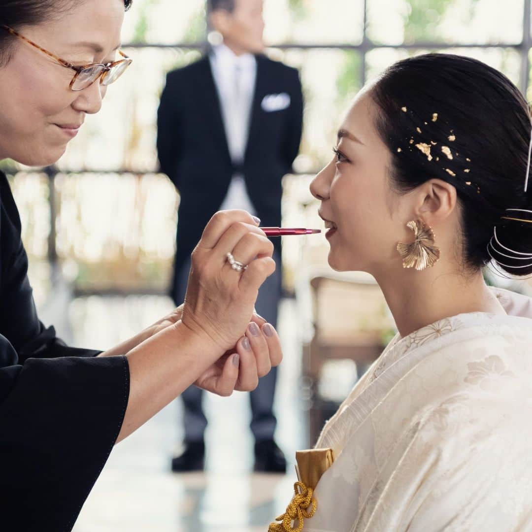 クラシカ表参道【公式Wedding】のインスタグラム：「. 【REAL WEDDING REPORT】 * 紅差しの儀  @classicaomotesando_wedding @theclassicaomotesando  Kimono @livelovelaugh.forallbrides * * #クラシカ表参道 #classicaomotesando #theclassicaomotesando」
