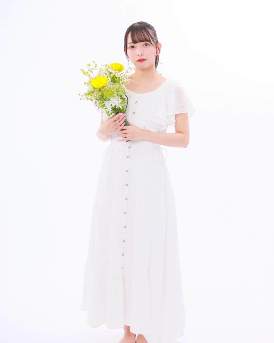 石田みなみのインスタグラム：「⁡ 本日9月1日より 個人的ファンクラブが 開設されました💐✨✨ ⁡ 限定の写真や動画やブログ ファンミーティングなど盛り沢山！ ⁡ 個人ファンクラブ限定のグッズも 本当にかわよくて 今なら会員番号もお早めです🙇‍♀️ ⁡ 投稿した３枚のお写真は 個人ファンクラブやグッズの為に 撮影されたお写真でどれもお気に入り🫶 ⁡ 個人ファンクラブでは SNSに載せていない オフショットも10枚程載せました！ ⁡ 是非お待ちしております🤍」