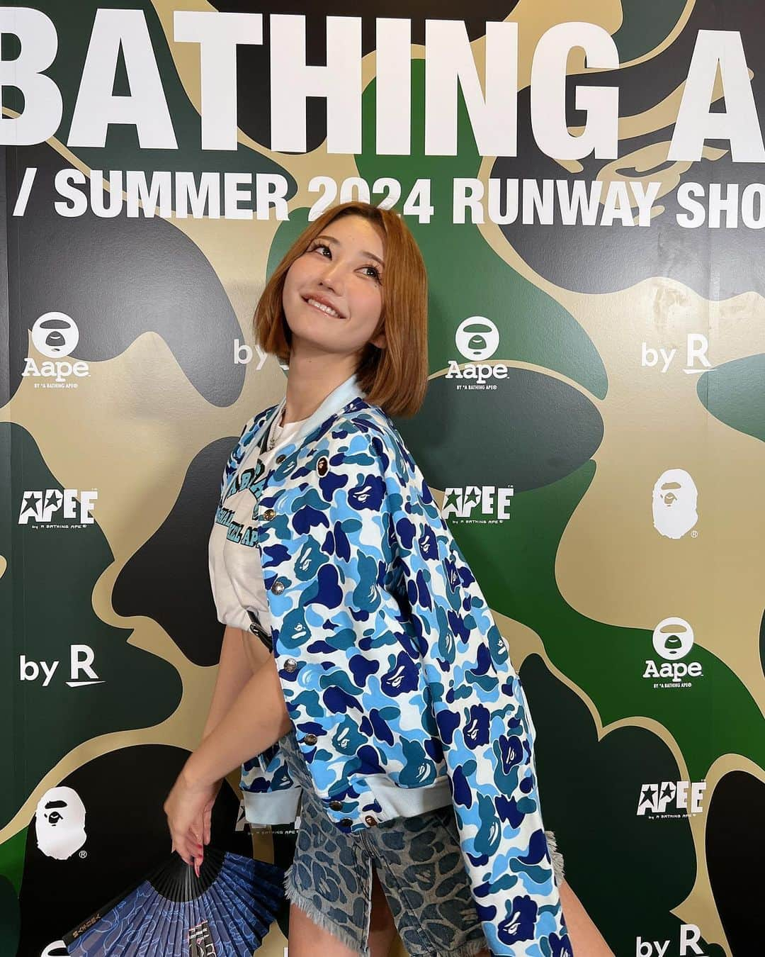 月城まゆのインスタグラム：「A BATHING APE 30th Anniversary おめでとうございます💙💙💙 だーいすきなブランド  素敵なショーでした🥹🥹 気になるアイテムがありすぎたのだ これからもたくさんお世話になりますす  #abathingape #bape #ape #streetstyle #streetwear #japanesegirl #gal」