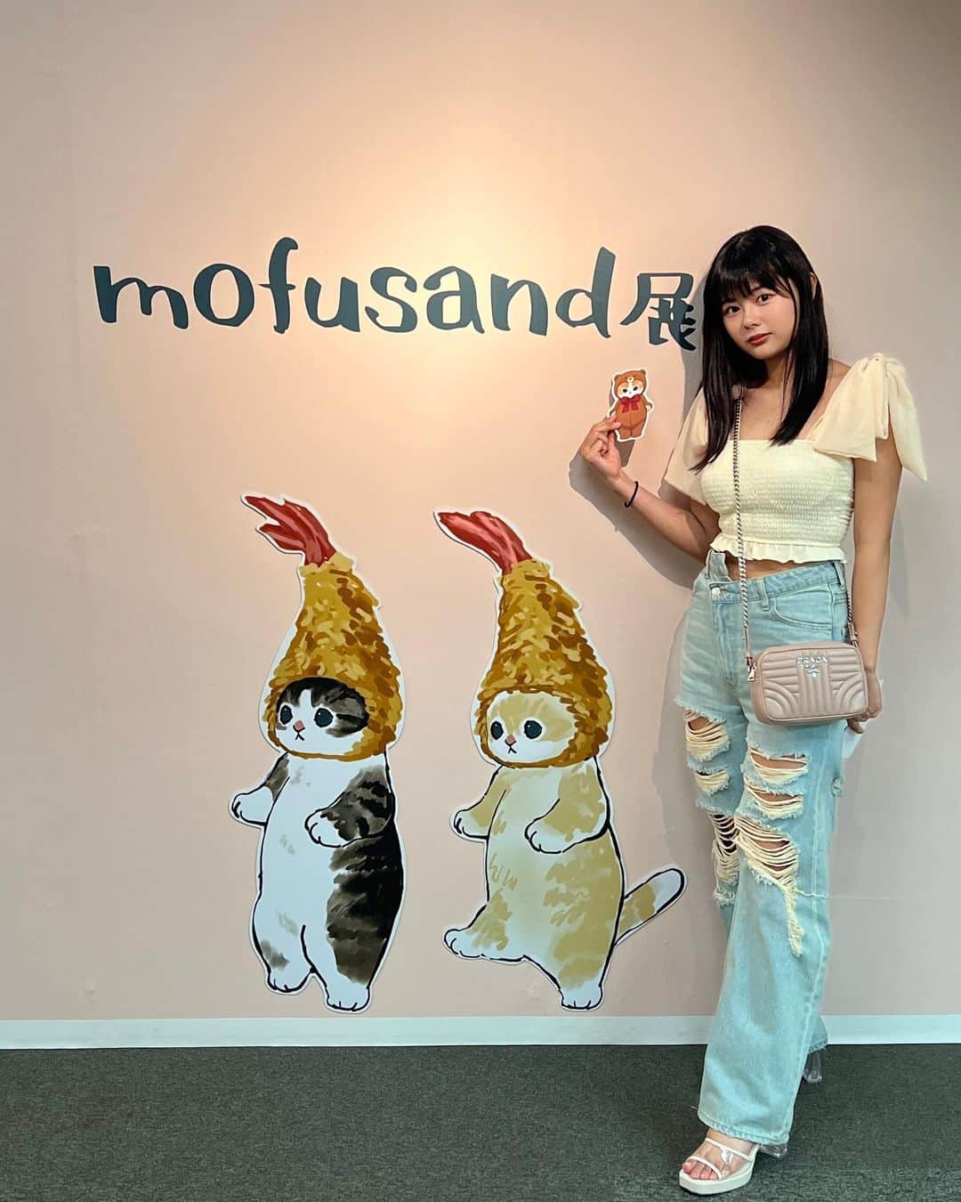 蒼山みことのインスタグラム：「今日は横浜の高島屋であってる『mofusand展』に行ってきました！！！  ペコとラウに似た絵がたくさんあって幸せでした🥰  沢山写真撮ったからまた載せるね🫶  ♡     ♡  ♡  #newpost  #Japanese #japanesegirl  #gravure  #mofusand  #mofusand展  #横浜  #グラビアアイドル  #グラドル #グラドル自画撮り部 #いいね #instaphoto #instagood #follow #followme」