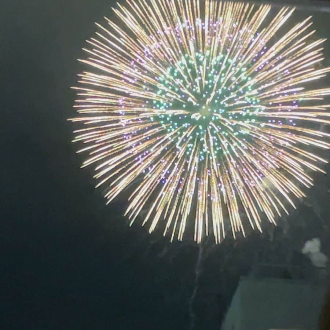 のインスタグラム：「ありがとう8がつ🎆」