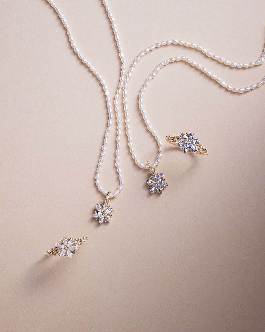 nojess_officialさんのインスタグラム写真 - (nojess_officialInstagram)「【2023 Limited Edition】 ジュエリーを身に着けることで生まれる自信や高揚感を表現したコレクション。 力強く咲く雪割草のように、このジュエリーを纏う方の力強い存在となることを願って。  先行予約受付中。  #nojess #accessories #jewelry #ring #pierce #necklace #limitededition #ノジェス #アクセサリー #ジュエリー #リング #ピアス #ネックレス #マイノジェス #ギフト #プレゼント #ご褒美ジュエリー #華奢ジュエリー #ダイヤモンド #ラブラドライト #ゾイサイト」9月1日 20時10分 - nojess_official