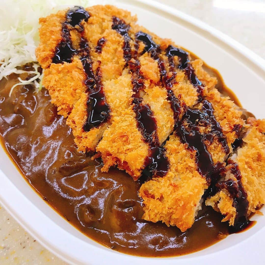 ツエーゲン金沢のインスタグラム：「9月2日(土)東京ヴェルディ戦の茶屋街テーマは、「廣井CCカレーフェス」🍛  廣井クラブキャプテンの大好きな、カレー&カレー味グルメをたくさんご用意してお待ちしております🙌  カレーの香り豊かな茶屋街をお楽しみください✨  🚩グルメOPEN：16:00〜  詳しくはこちらから▶️https://www.zweigen-kanazawa.jp/news/?id=16139  #zweigen#gourmet#stadium#ツエーゲン金沢#グルメ#スタジアムグルメ#スタグル#jリーグ #jリーグ好きな人と繋がりたい #jリーグ観戦 #スポーツ観戦」