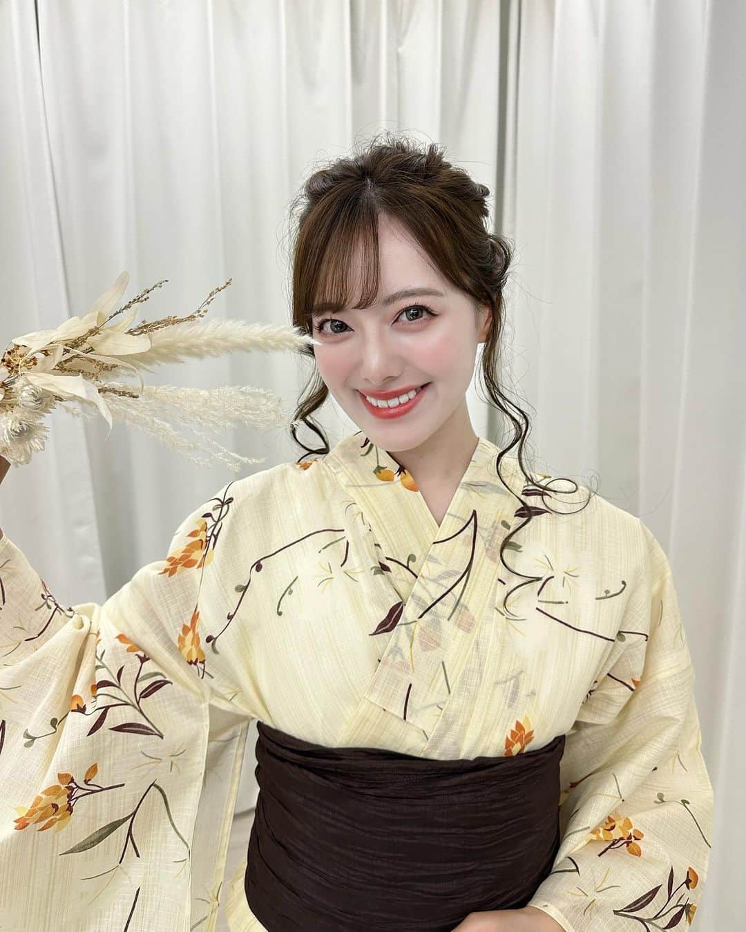 Mizukiのインスタグラム：「夏終わっちゃったね〜👘🌻  もう9月だなんてあっという間すぎるね〜✨  今年も、もうあと4ヶ月で終わるとか早すぎる😂😂  @kyoetsu.orosiya さんの撮影した時の。」