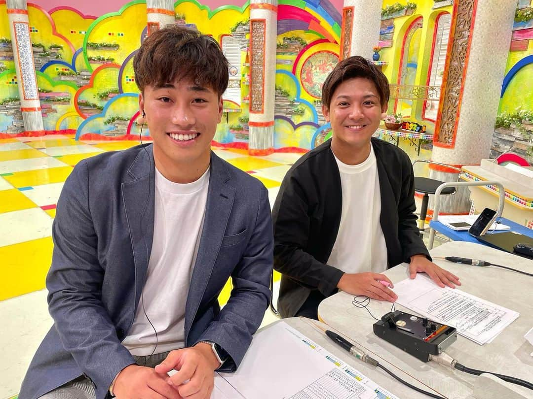 松山航大さんのインスタグラム写真 - (松山航大Instagram)「★ 第1回NBSジュニアゴルフ大会、 📺9月2日(土)16時30分〜17時25分放送  初めてゴルフ実況を担当しました🎤 解説は、松本市出身の新村駿プロ(@shungolf911 )  初解説という新村プロでしたが、フレッシュかつ的確なコメントはまさにホールインワン⛳️ 新村プロの解説にもご注目です！  将来プロを目指すジュニアゴルファーの熱戦。 ぜひご覧ください！  #長野県 #長野 #長野国際カントリークラブ #ゴルフ #ジュニアゴルフ #スポーツ #長野放送 #アナウンサー #松山航大」9月1日 20時30分 - kodai_matsuyama