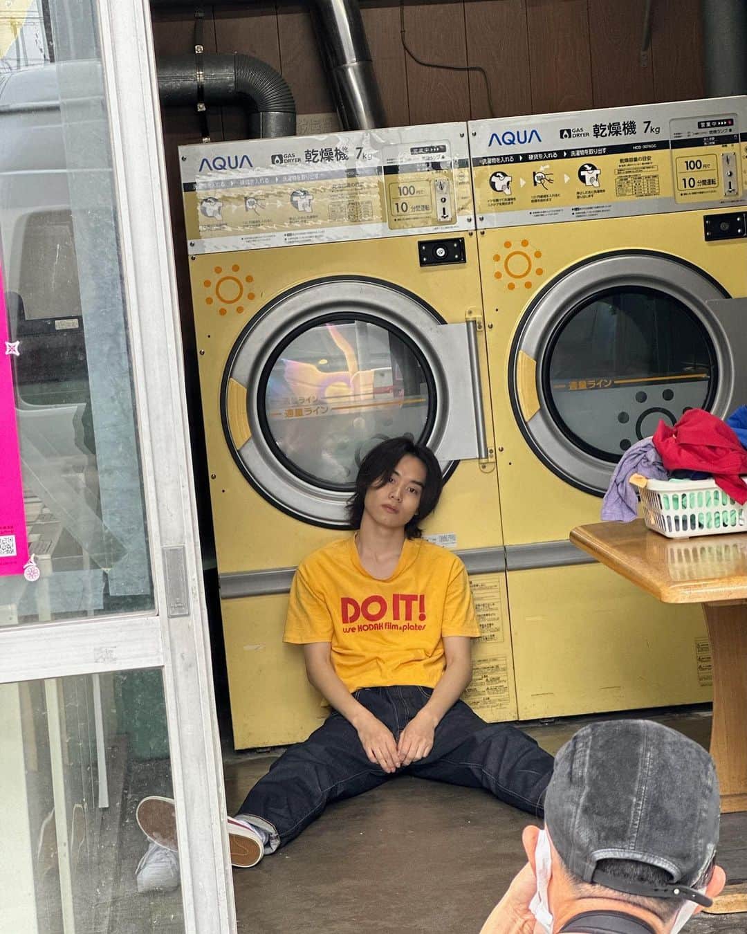 太田将熙のインスタグラム：「. 9月突入。 あいも変わらず、暑いのが苦手です太田です。 あとコインランドリーってなんか落ち着くよね。」