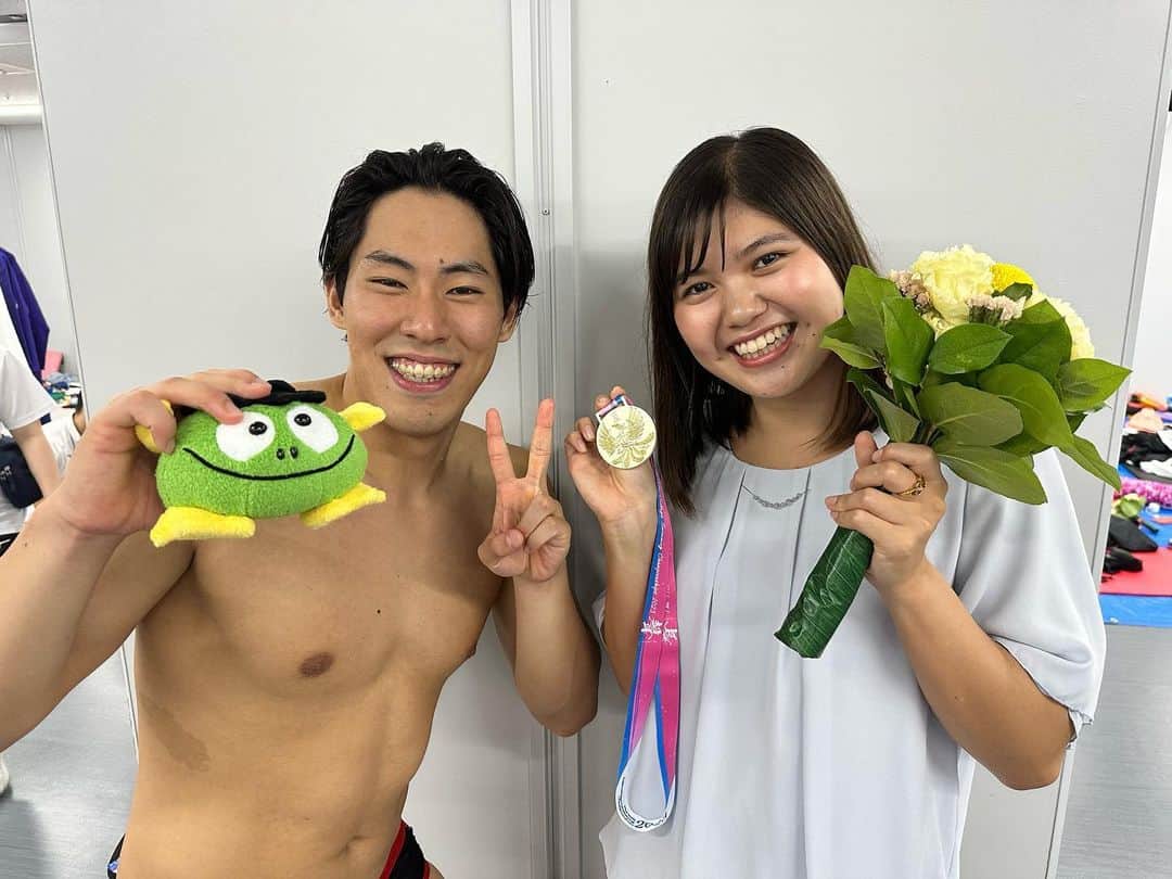 長谷川涼香さんのインスタグラム写真 - (長谷川涼香Instagram)「. 自分の人生でプレゼンターをするときがくるとは夢にも思ってませんでした🫣 可愛い後輩たちに渡すことができて嬉しかったです！  みんな残りも頑張って👍  #インカレに再び」9月1日 20時35分 - suzuka.hasegawa