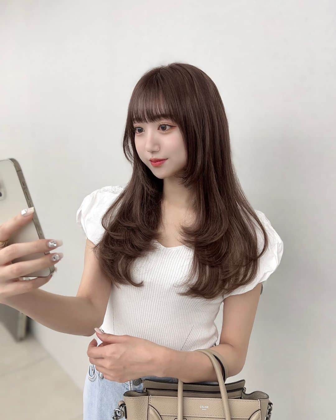 Ayanaのインスタグラム：「new hair 🤍🤍 ⁡ エクステレイヤーカットしてもらいました🏹 どうかな〜❔♡♡ のぞむさん @_nonsugaaar_  いつもありがとうございます🥹🫶🏻 ⁡ ⁡ #レイヤーカット #エクステ #レイヤーカットロング #姫カット」