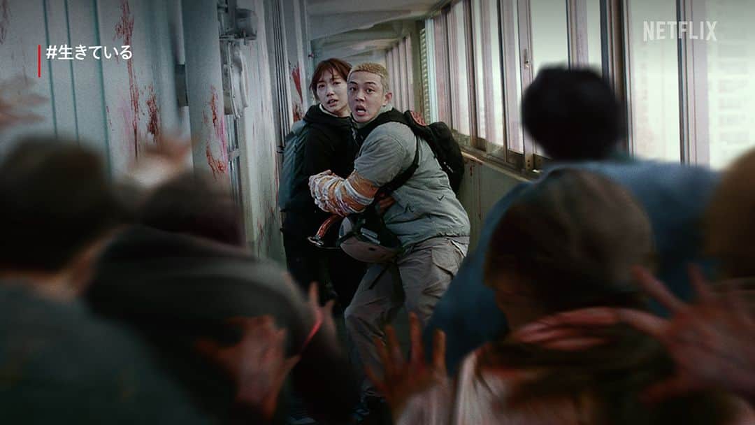 Netflix Japanさんのインスタグラム写真 - (Netflix JapanInstagram)「街中にゾンビが溢れてから、人生が明るく輝き出す映画『ゾン100』はもうチェックした？前向きな気持ちになれるゾンビ作品は他にもたくさん🧟  ◆ゾン100 ◆ゾンビランド ◆ゾンビバース ◆#生きている  #ゾン100 #Zom100 #ゾンビランド #Zombieland #ゾンビバース #Zombieverse #生きている #Alive #映画 #movie #リアリティ番組 #RealityTV #韓国映画 #韓国 #koreanmovie #ネットフリックス #ネトフリ #netflix」9月1日 20時45分 - netflixjp
