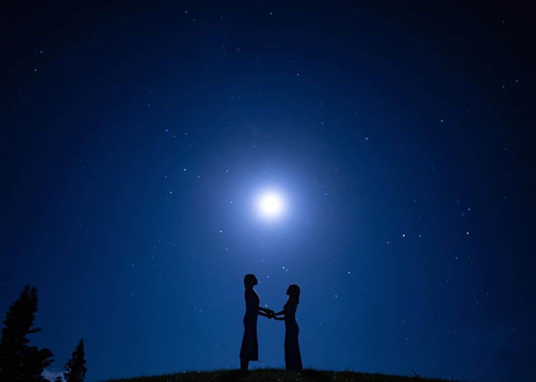 三上絵梨華さんのインスタグラム写真 - (三上絵梨華Instagram)「星空フォト💫 綺麗すぎるし幻想的すぎる  #星空フォト #星空 #月 #満月 #夜空 #宮古島 #沖縄  #歌舞伎町 #キャバ嬢 #キャバクラ #美人茶屋 #美神絵梨華 #ショートカット #金髪 #ギャル」9月1日 20時45分 - erikasamaaaaa