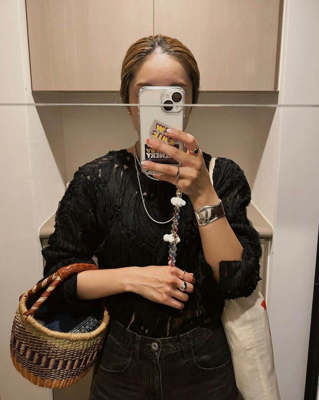 川島幸恵さんのインスタグラム写真 - (川島幸恵Instagram)「🧒🏻👩🏼👩🏻 ⁡ 何かしらリンクしていた今日のわたしたち😇 キャミサロペット:永田ちゃん＝小森ちゃん ストラップサンダル:小森ちゃん＝わたし ⁡ 気分被るよね〜♩な金曜日🌙 また月曜日👋👋👋 ⁡ 明日は大宮店に出勤します🙋🏼‍♀️✨ ⁡ ⁡ #SHENERY_official #blouse #SHENERY #denimpants #SHENERY #archive #necklace #harpo #navajojewelry  #maisonno8 #fashion #styling #laceblouse  #autumn」9月1日 20時46分 - sachie118