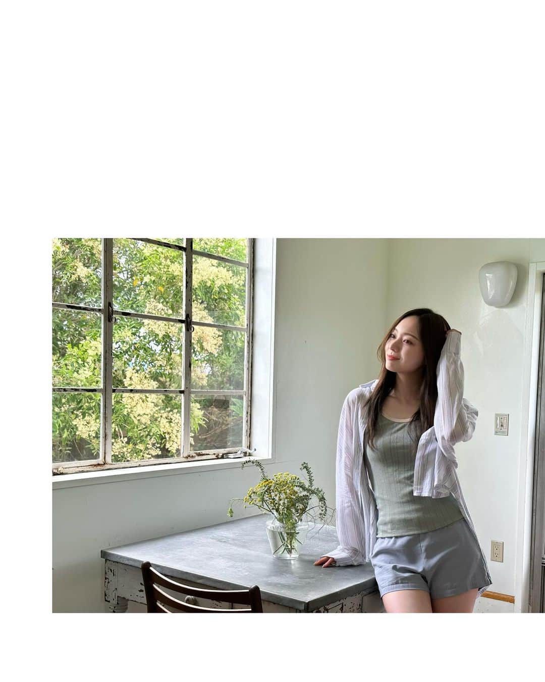梅澤美波さんのインスタグラム写真 - (梅澤美波Instagram)「「週刊スピリッツ」発売中です！  表紙を務めさせていただいております。 とにかく天気の良い、最高の１日でした〜  １日中、ずっと、笑っていた！ ぜひ、お手に取ってみてください。 夏の終わりに🌻 #umegram」9月1日 20時52分 - ume_minami.official