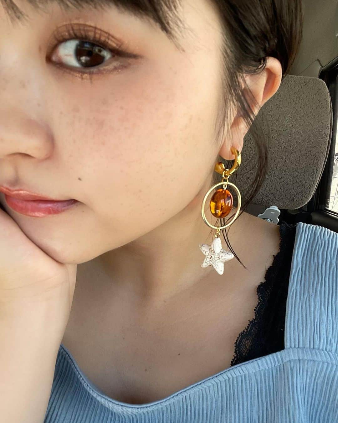 Shioneさんのインスタグラム写真 - (ShioneInstagram)「久々にマツパにいけた🌼🩷 花粉の影響で少しまつ毛抜けてた🥲 けどしっかり @arisa_eyelist にまつ毛上げてもらってメイクが楽になったーー😭🩷🩷 . . いつもお世話になっているのは @lily_eyenailbrows です❤️‍🔥 2枚目の自然光の方がわかりやすいかも🌼 #マツパ #まつ毛パーマ #東神奈川 #横浜サロン #まつ毛 #自まつ毛メイク」9月1日 20時47分 - shione__1101