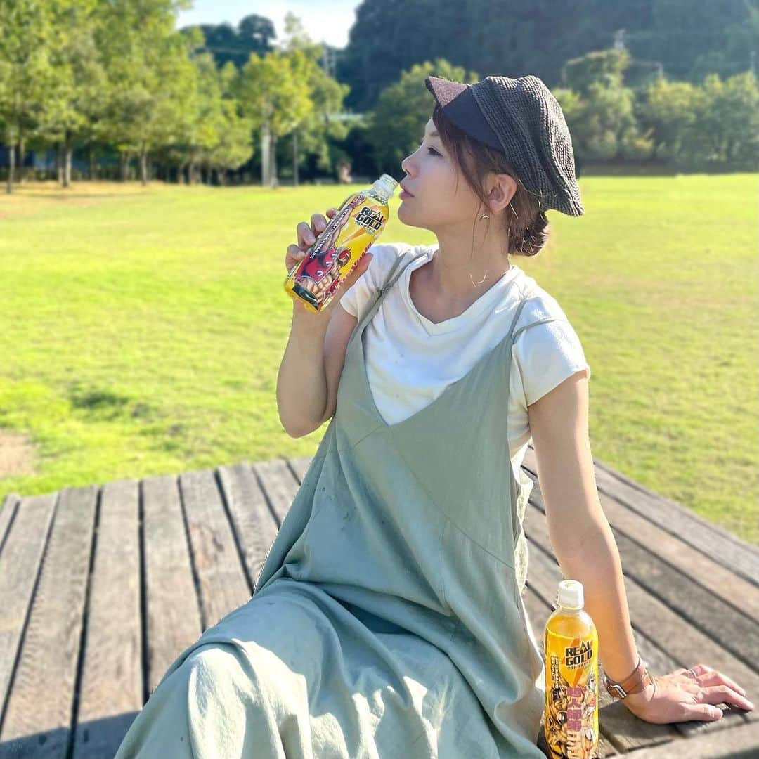 長谷川真美さんのインスタグラム写真 - (長谷川真美Instagram)「#今日もがんばリアゴ  暑さなんて関係なく 元気いっぱいの子どもたち👦👶 公園行ってたーっくさん遊んで 家帰って家事や仕事して あっという間に1日終わる日々…笑  リアルゴールド ウルトラチャージレモン 今回 #キン肉マン とのコラボだよ💡 なんか見てるだけで元気なる気がする🤭💓笑  さーて今日も #お疲れリアゴ 🙌  https://c.cocacola.co.jp/real/ #リアルゴールド」9月1日 20時48分 - maami.hase