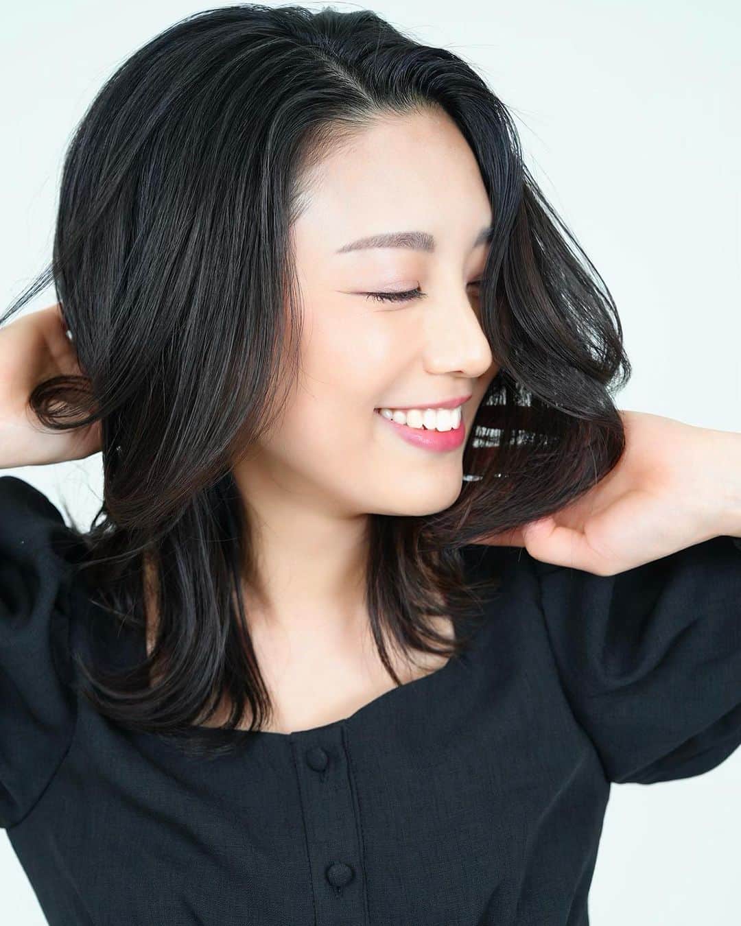 のインスタグラム：「✵✵✵ ２０２３-９月- ✵✵✵  私にとって感謝の月.｡.:*☽  ９月もよろしくお願いします✯.｡.:･*  #photo by @yohzero  #2023 #9月 #感謝 #月 #よろしくお願いします  #早瀬英里奈 #erinahayase #erina」