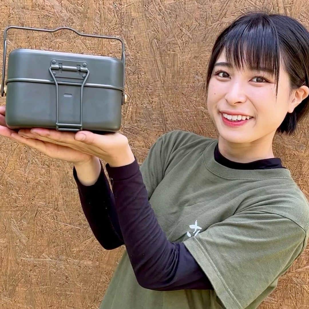 かほなんのインスタグラム：「今秋発売！  CAMPLINKさんのオリジナルブランド【Rock ptarmigan】×【さばいどる】  岐阜県の県鳥を名前に冠した「雷鳥飯盒」  この秋発売です！　  販売方法などの詳細はCAMP LINKさんのInstagram( @camplink.gifu )とホームページに更新されていきます！ (私も随時お知らせしていきますが、CAMP LINKさんが最新です🙆‍♀️)  是非チェックしてねー！！🔥🔥  #飯盒 #雷鳥飯盒 #さばいどる #かほなん」