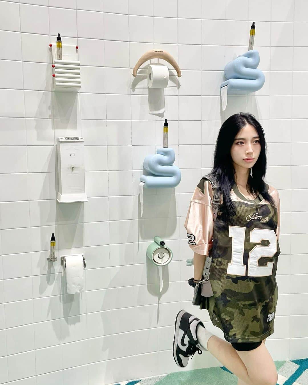 原涼香のインスタグラム：「ここもいつも展示がおもしろくて、 狎鴎亭にきたらつい寄っちゃうHAUS DOSANの @tamburinsofficial 🤣🤍 ㅤㅤㅤㅤㅤㅤㅤㅤㅤㅤㅤㅤㅤ 今回はトイレフレグランスの展示になってましたฅ^. ̫ .^ฅ つぎはなにかな〜 ㅤㅤㅤㅤㅤㅤㅤㅤㅤㅤㅤㅤㅤ」