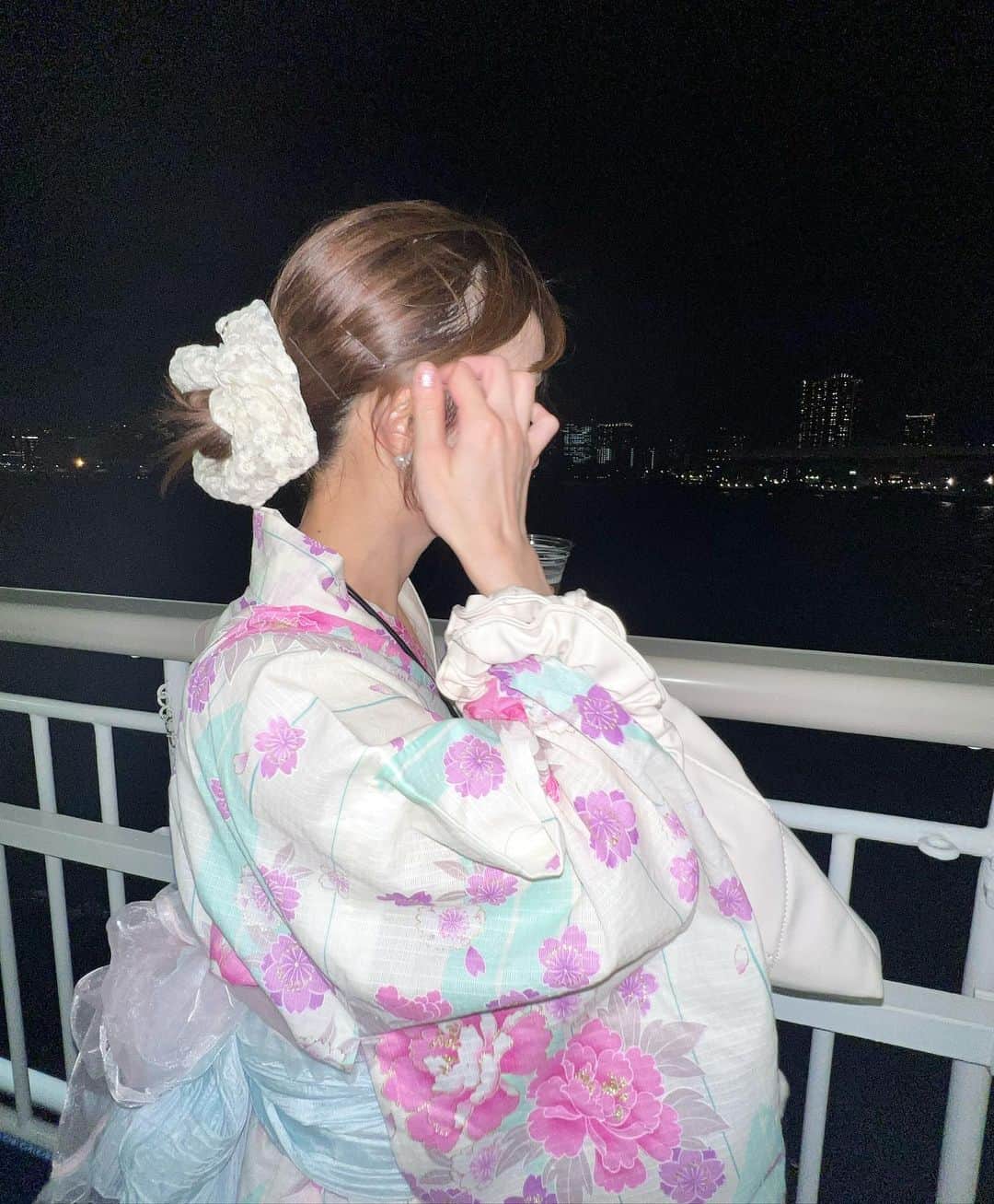 柴田阿弥のインスタグラム：「夏の終わり、、🌻  ９月こんにちは🤭まだ暑いね。  #浴衣 #浴衣ヘアアレンジ #浴衣ヘア #夏の思い出」