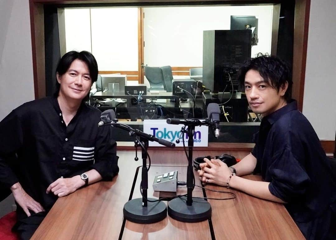 福山雅治さんのインスタグラム写真 - (福山雅治Instagram)「9月2日(土)午後2時からは福のラジオ📻 ゲストに斎藤工さんをお迎えします✨  「齊藤工」名義で監督をつとめられた9月1日公開🎥映画『スイート・マイホーム』に関すること、対談をお届けします。 是非お聴き逃しなく👍✨スタッフ  『福山雅治 福のラジオ』 毎週土曜日 14:00～14:55 TOKYO FM系全国ネット  #福のラジオ #福山雅治 #斎藤工 #齊藤工 #スイートマイホーム #BROS1991 ＠sweetmyhome_jp」9月1日 20時58分 - masaharu_fukuyama_official