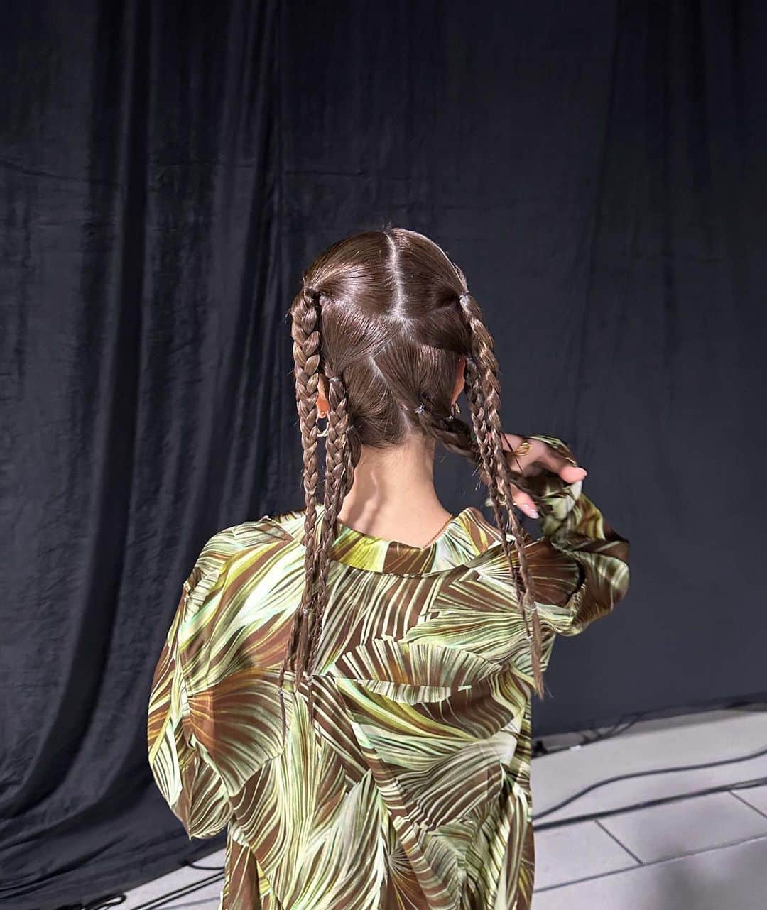 マギーさんのインスタグラム写真 - (マギーInstagram)「🌿🌿🌿 @cinoh_official   Hair by @cyorobinthkey  Make by me🧡」9月1日 21時05分 - maggymoon