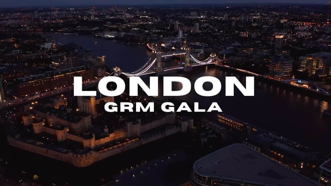 ファボラスのインスタグラム：「Judging by where we come from to where it’s taken us, the Hip Hop Culture has taught us to have No Limit.. Salute the man dem @officialgiggs.. & @grmgala for having me   Appreciate the Love #LONDON 🇬🇧   And salute the Legend @masterp & all the No Limit Soldiers 🖤💯  [shot by @drevinciwrks]」