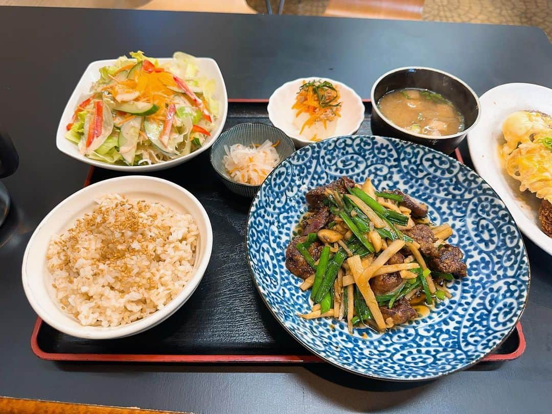 HIROさんのインスタグラム写真 - (HIROInstagram)「今日のランチ🍙  一口カツをサービスで🤩美味かった🥰  #サービス #今日のランチ #ランチ #和歌山県」9月1日 21時13分 - hiro19770420