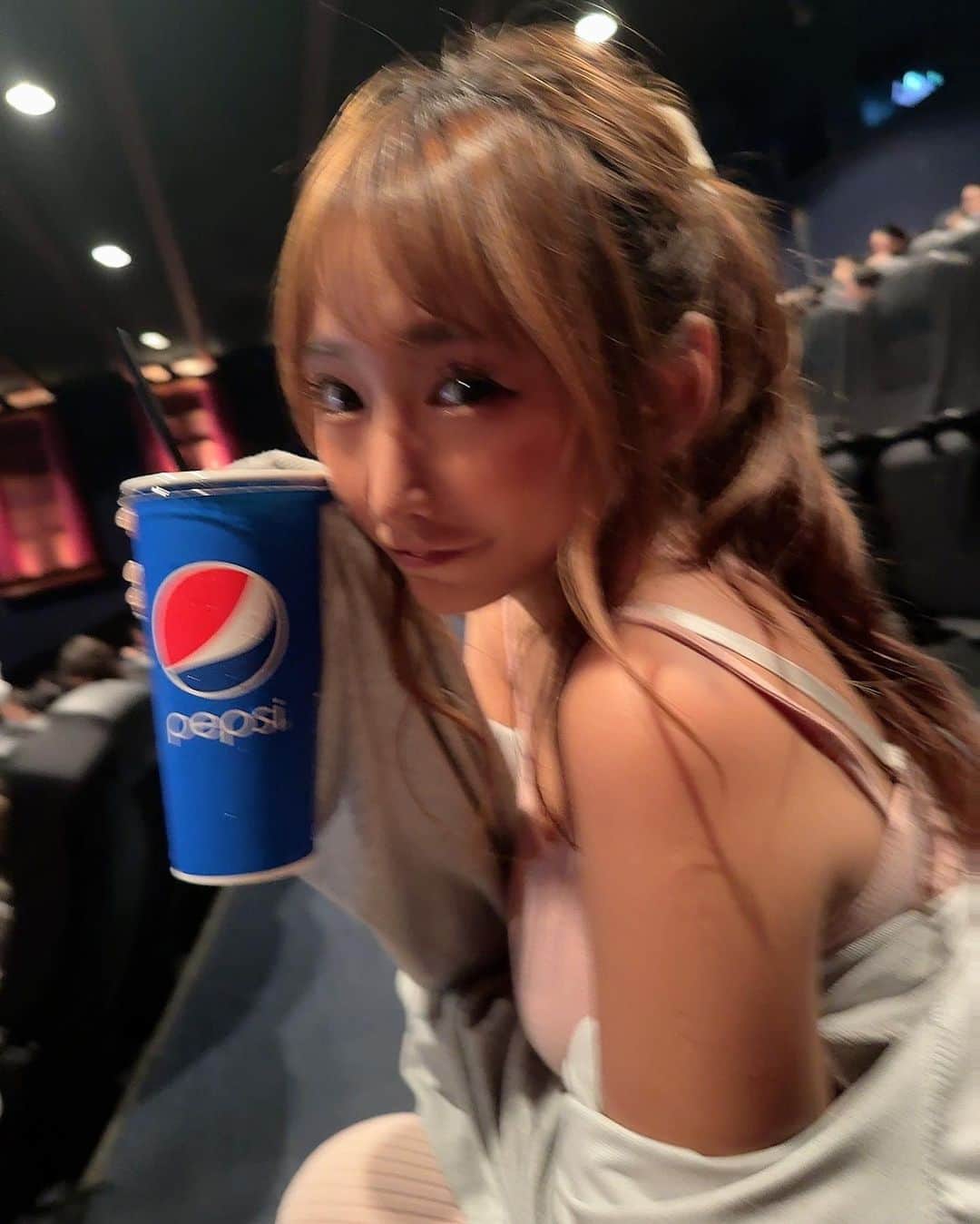 みにーのインスタグラム：「. ホーンテッドマンションずーっと楽しみにしてた！！！！！  #バーレスク　#バーレスク東京  #映画　#映画館 #ホーンテッドマンション #ootd」