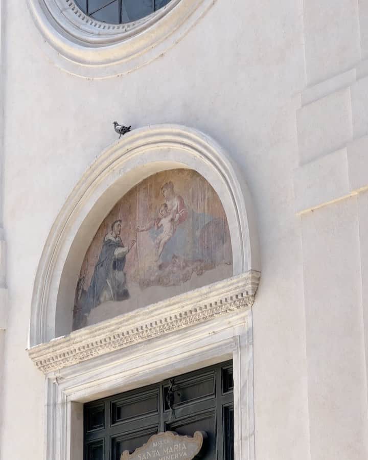 Carin Olssonのインスタグラム：「The colour palette of Rome」