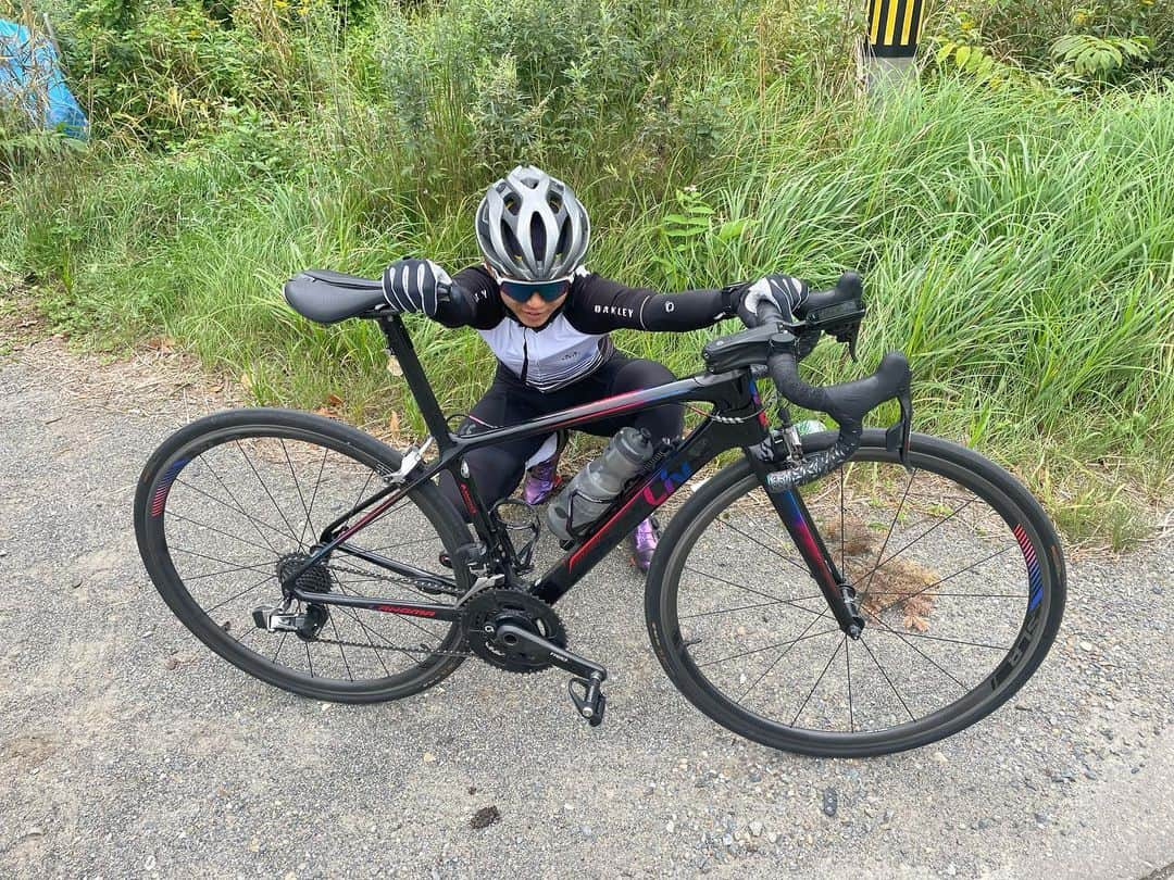 高木美帆さんのインスタグラム写真 - (高木美帆Instagram)「このブロックも無事に終了☑️ 自転車のタイムトライアルで締めました！  少し涼しくなってきて嬉しく思ってたのに、今日はまだ9月とは思えない暑さ。みなさん，体調はどうですか？ リンクはいつも冷え冷えです。  来週からは氷上増えるぞ〜！！ 楽しみ😊❄️  #teamGOLD #tokioインカラミ #meiji #savas #cwx #kose #liv #speedskating」9月1日 21時25分 - miho.t_ss