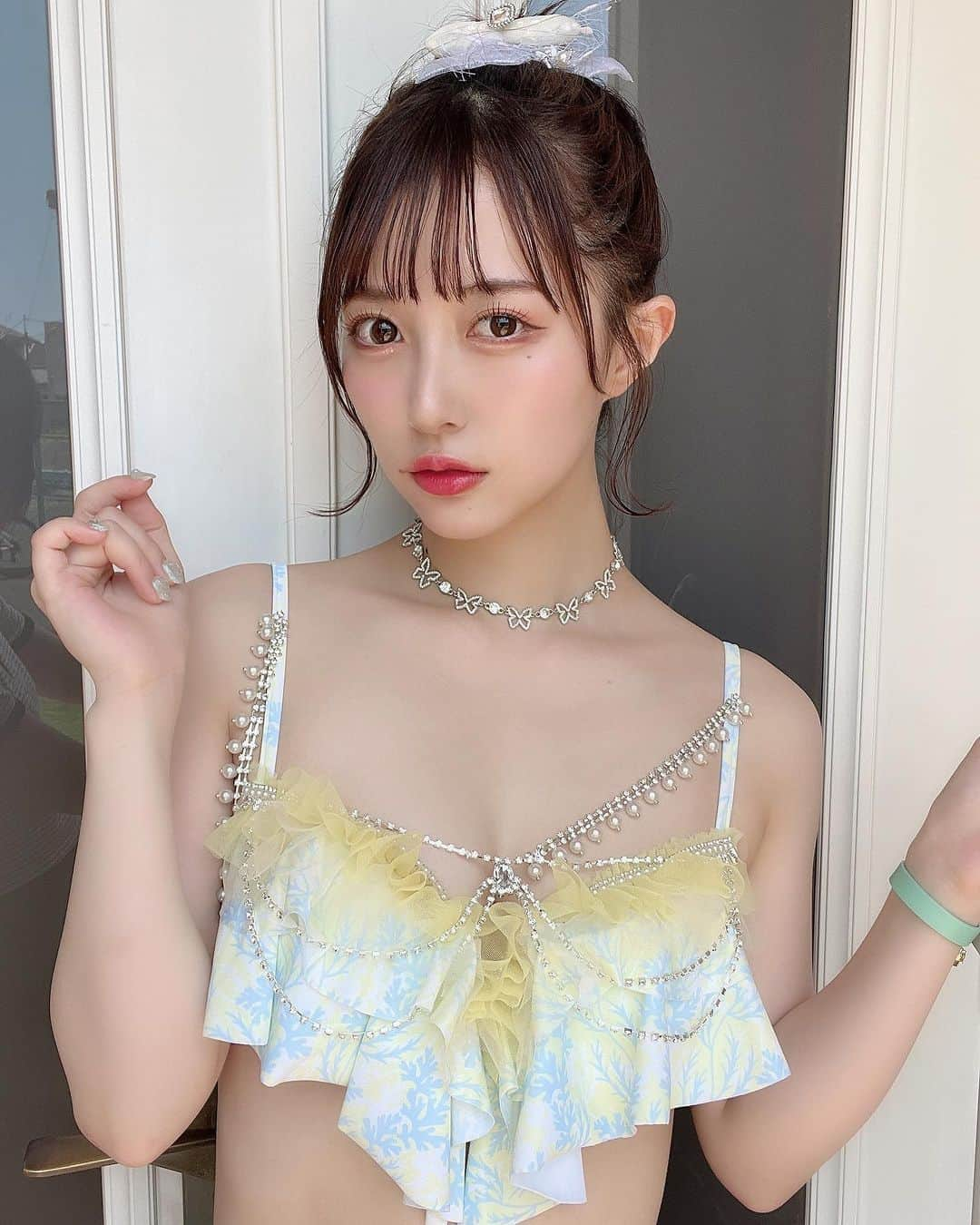 保科凜さんのインスタグラム写真 - (保科凜Instagram)「この水着キラキラで可愛いよね💎  ジャケ写撮影の日に早速糸切れちゃってちとこの写真だと水着壊れてる()  MVいっぱい見てね  ・ ・   #idol  #japaneseidol  #jamscollection  #selfie  #like  #followme  #swimwear  #vacation  #summer  #instagram   #アイドル #ジャムズ #保科凜 #水着  #水着コーデ  #お団子ヘア」9月1日 21時29分 - tottoko_lin