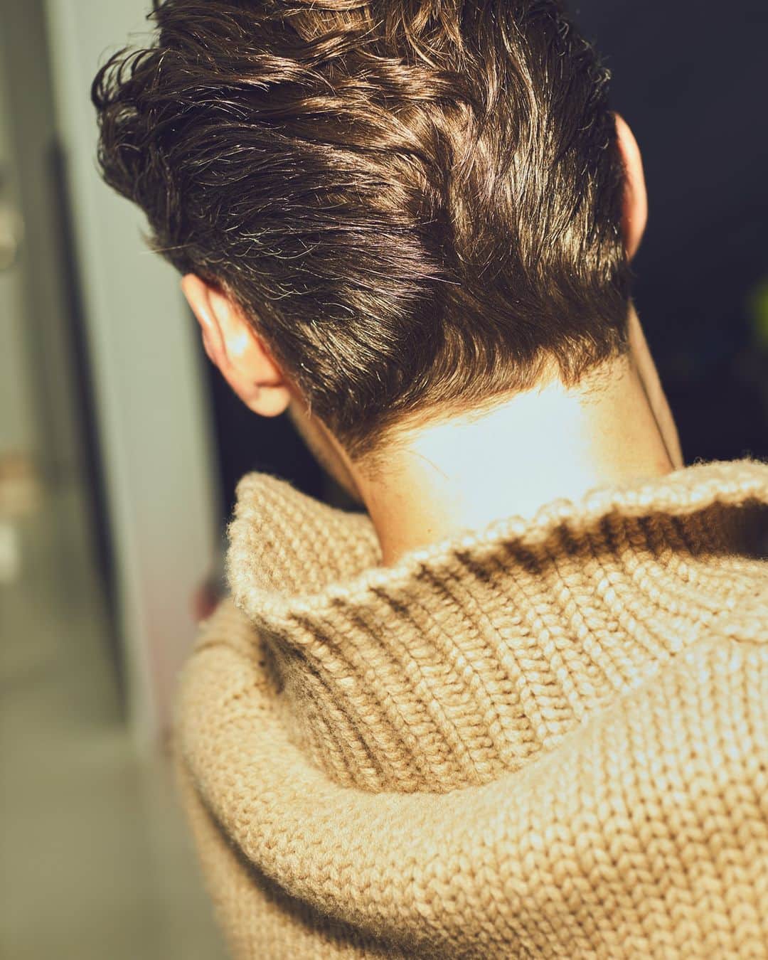 パルジレリのインスタグラム：「Warm tones and refined details, perfect to refresh your Fall/Winter wardrobe with Pal Zileri’s Effortless Attitude.   Discover “Effortless Man”, the new Pal Zileri’s FW23 Collection on palzileri.com   #PalZileri #PalZileriFW23 #TheEffortlessMan #EffortlessAttitude」