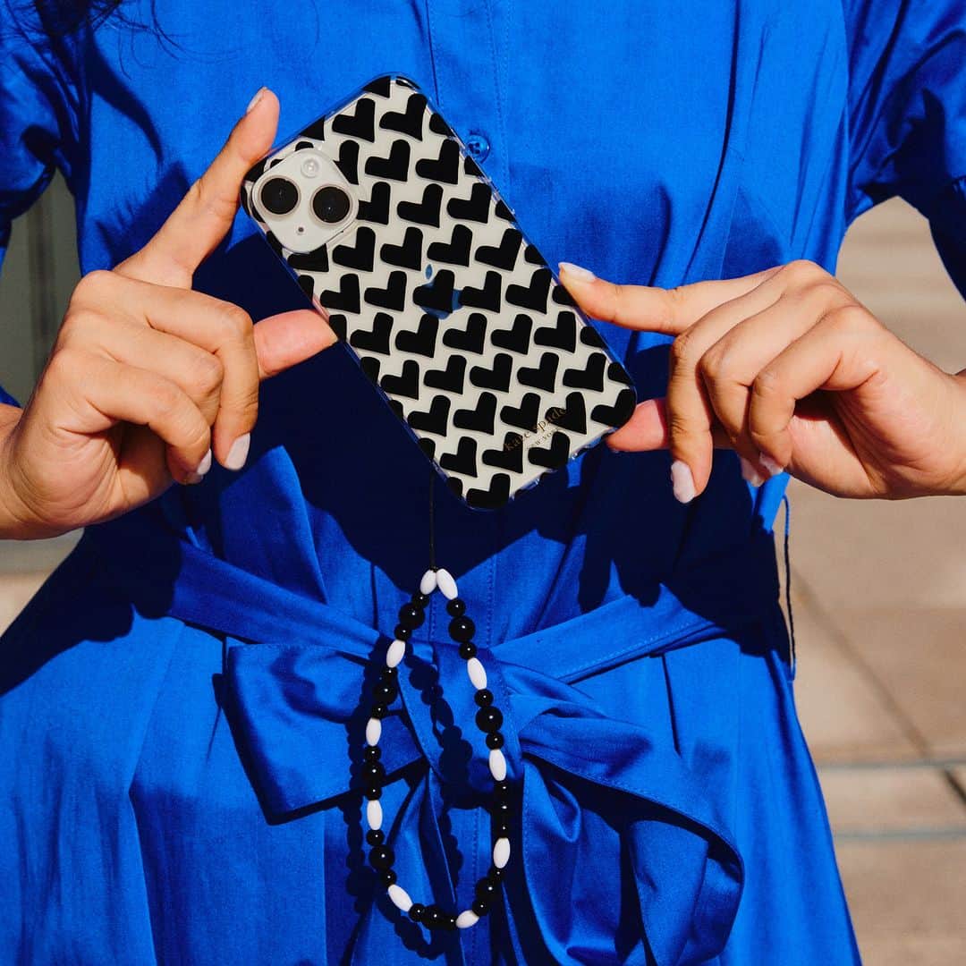 ケイト・スペードのインスタグラム：「クールぶっても、 ハートがいっぱい  #katespadeny #katespadejapan #ケイトスペード #ケイトスペードニューヨーク」