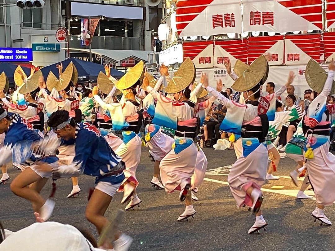 中神円のインスタグラム：「2023.夏天  1:高円寺阿波踊り 純情商店街にて 2:森田監督とミネオさんと 3:徳島の飲食店にはおでんコーナーがある 4:徳島のコンビニで売られていたミカン 5:黒沢湿原」