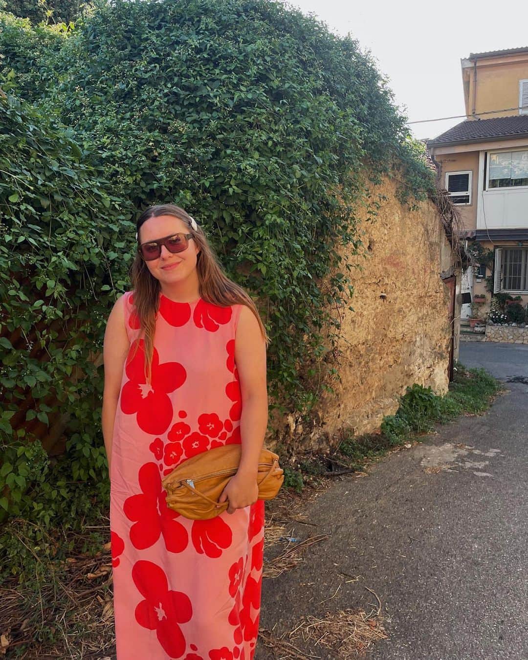 マリメッコのインスタグラム：「Verdant views, ocean dips, sweet treats, fields of poppies. Savor these last bits of summer captured by our wonderful community.    Did you have a Marimekko summer moment? Share it with us by tagging @marimekko and #marimekko.」