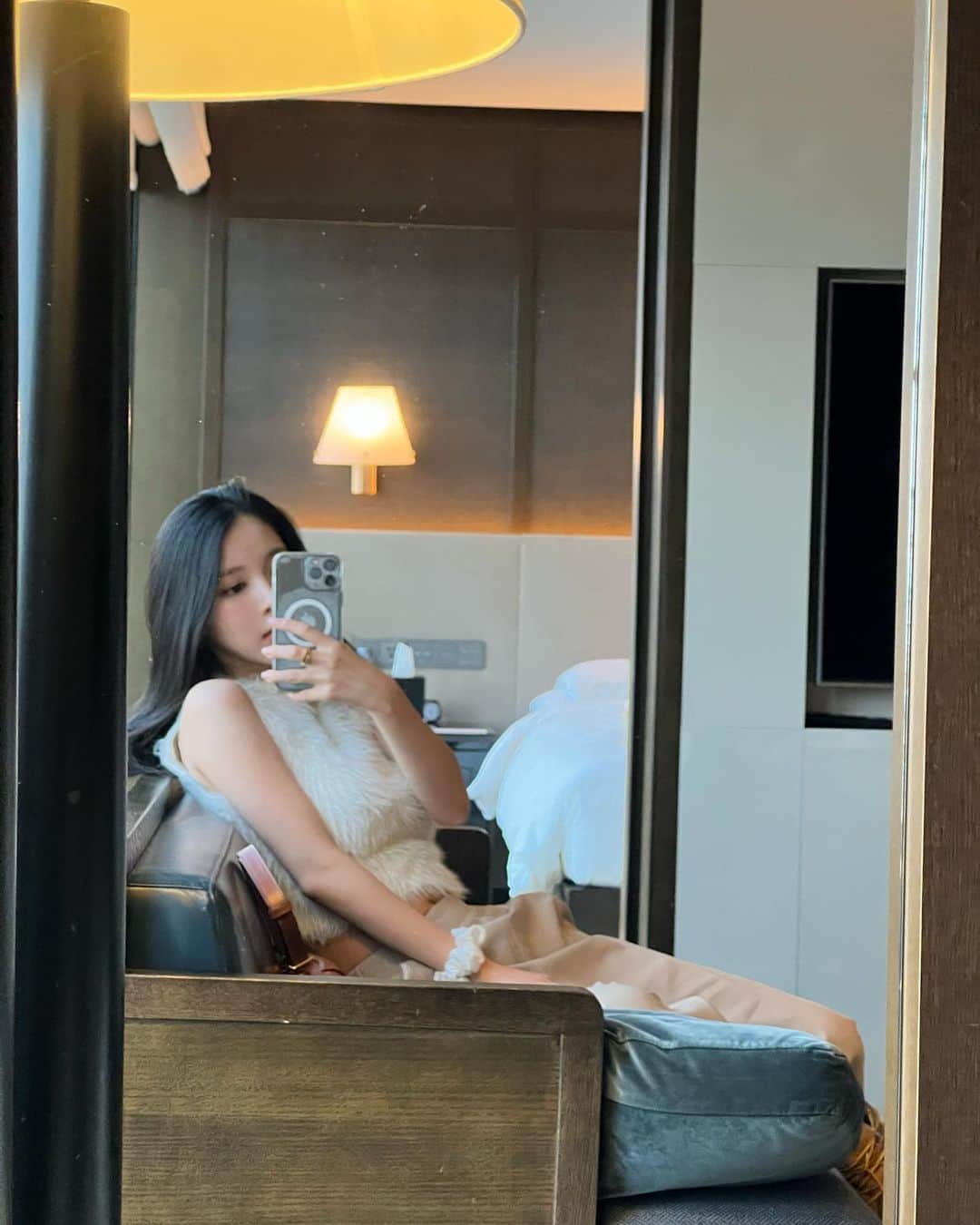 のインスタグラム：「最近お肌の調子が整ってきてる気がします🌼 スキンケアに仲間入りしたホワイトトリュフファーストスプレーセラムは保湿力が高いのにベタつかないし、ミストが細かくて肌にすぐ馴染むので使いやすくて常備してる✨ トーンアップサンクリームは下地としても日焼け止めとしても優秀すぎるマストアイテム🌼ファンデーションとも相性がよくてお気に入り メガ割でチェックしてみてね✨ @dalba_japan #ダルバ #ダルバミストセラム #ダルバサンクリーム #PR」