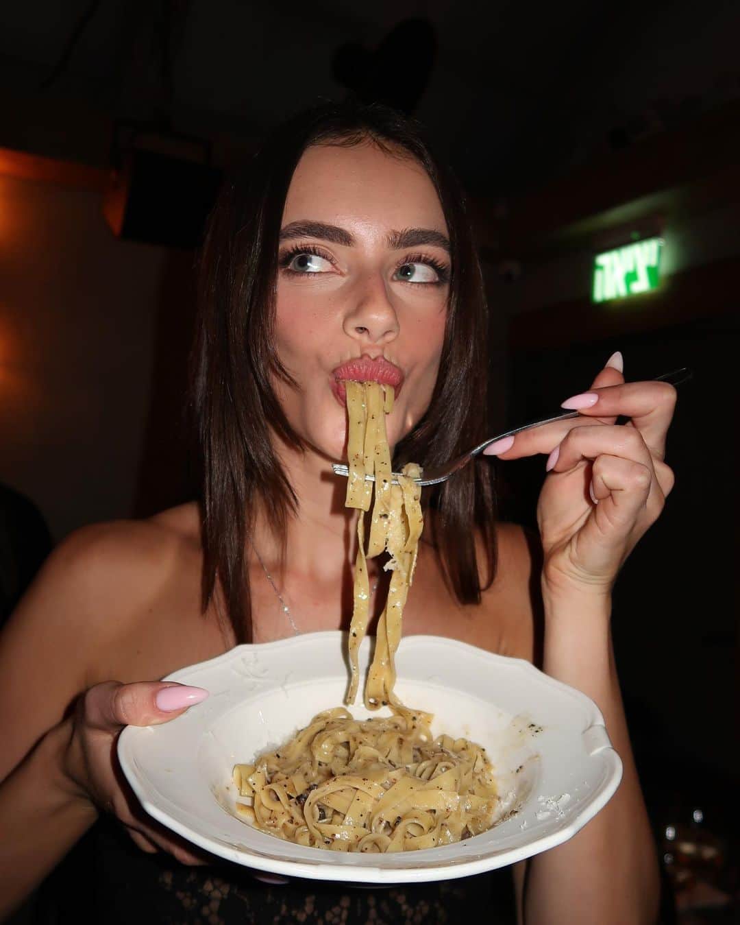 のインスタグラム：「🥂🥳❤️‍🔥」