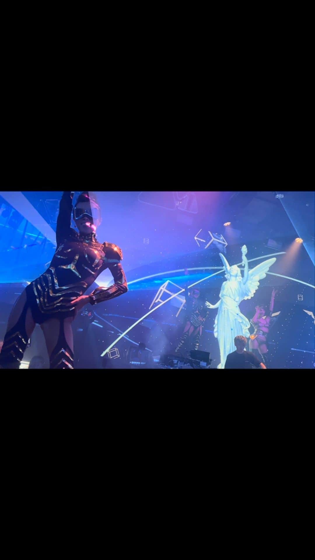 HARUKA IS BAZOOKAのインスタグラム：「23.08.19  ULTRA  JAPAN PRE PARTY COUNTDOWN TOUR @seloctagontokyo_official  . calling🔥 . @cjd_haruka  #bazooka#cjd_harka#dance #dj#edm#music#club #HZKS戦隊 #バズ #ちーむばずーか#teambazooka #bomb#ボム」
