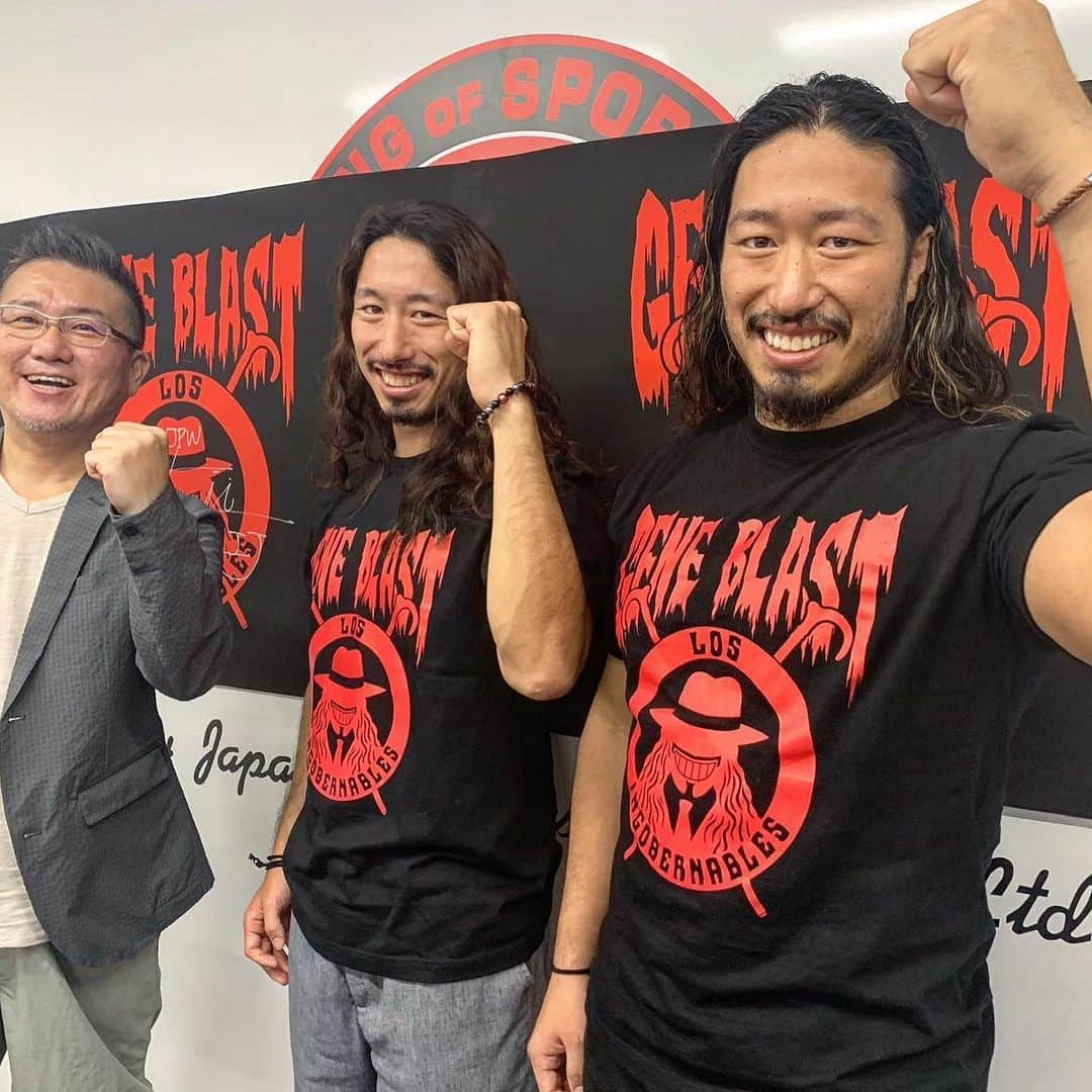 新日本プロレスさんのインスタグラム写真 - (新日本プロレスInstagram)「【“タイムシフト配信”スタート！】 たくさんのご視聴＆ご質問ありがとうございました！  辻陽太選手が『#NJPW一問一答』生配信に登場！ なんと双子のお兄さん、辻将太さんもサプライズ出演！  いったい何が起きたのか?  @njpw1972  #njpwスマホプレミアム #njpw #辻陽太」9月1日 21時47分 - njpw1972