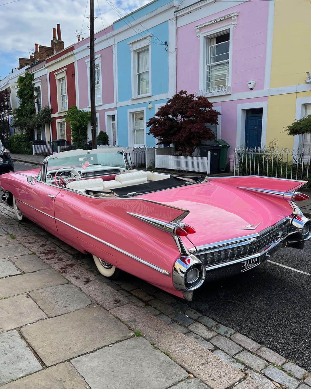 キャデラックのインスタグラム：「Today is Pink Cadillac Day! A Pink Cadillac is a bold choice for icons with bold ambitions. @classiccadillac has the idea! Use #MyPinkCadillac and tag us with your Pink Cadillacs and we may feature you in our stories. #PinkCadillacDay #BeIconic」