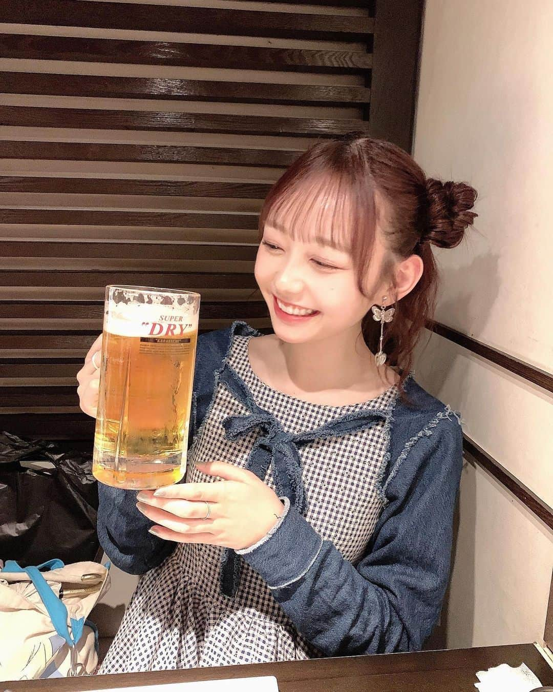 大盛真歩さんのインスタグラム写真 - (大盛真歩Instagram)「🍺🤗  夏ってまだまだこれからですよね✌🏻うまっ！！   #夏  #ビール  #生ビール  #最高  #焼肉  #summer  #ootd  #happy」9月1日 21時58分 - maho_usagi