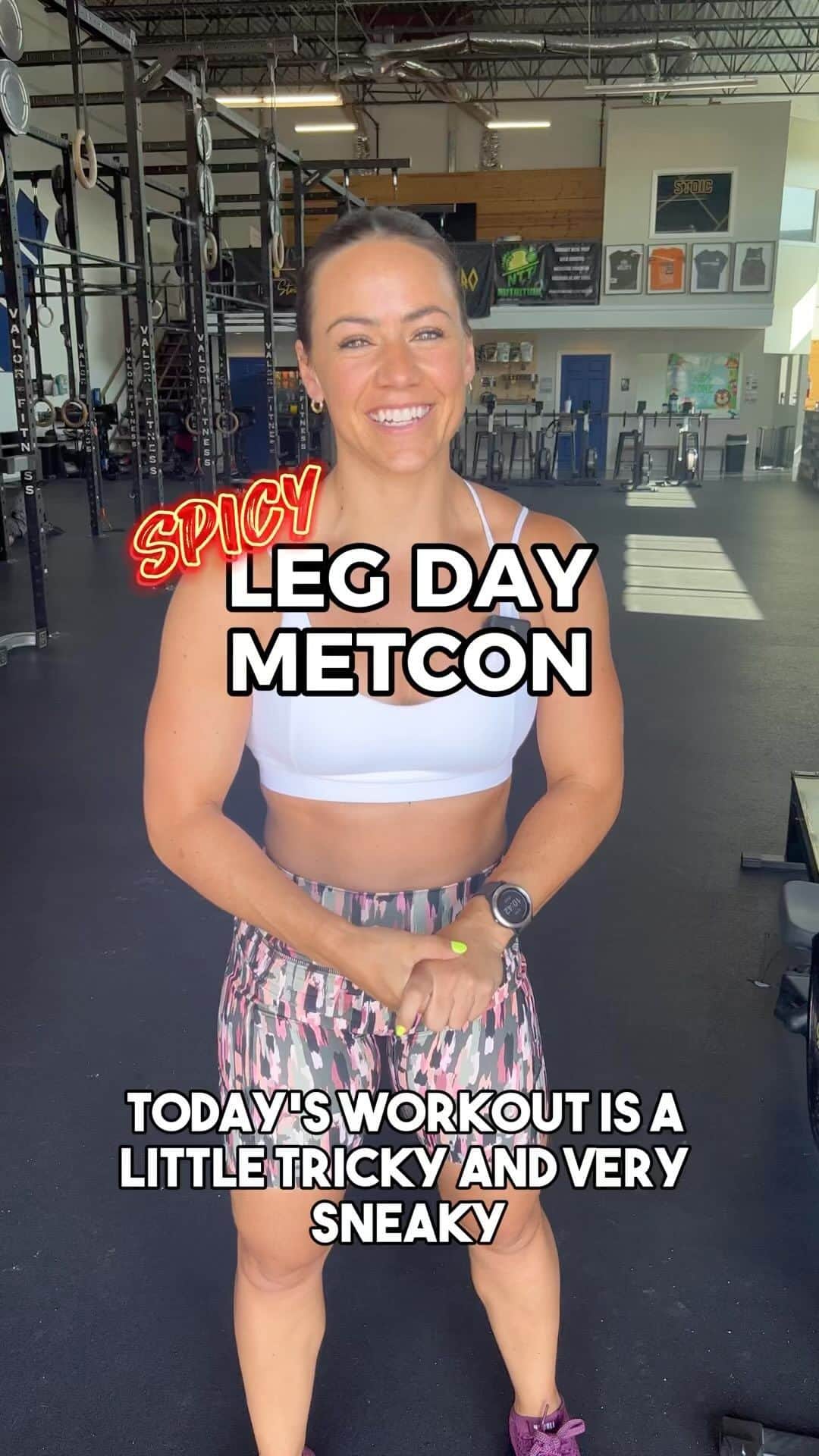 Camille Leblanc-Bazinetのインスタグラム：「Woooooo 🥵 this one will catch up with you. Test your power output with this All Out Workout for time from Feroce Fitness programming ⬇️  All Out Workout: 5 rounds  15 cal row 10 front squats  Rest 30 seconds between rounds   Notes 📝 ➡️This workout is rounds for time. Pick a pace for the row that you can match each round.  ➡️If you don’t have a rower available, perform a renegade row, choosing a weight that you can complete the reps unbroken. Keep your hips square as you pull the weight up to your mid line.  ➡️For the front squats, choose a weight that you can perform the reps unbroken the whole workout. You can hold a barbell in the front rack, two dumbbells in the front rack or a dumbbell like a goblet squat. Regardless, keep your chest up, sit into your heels and keep your back arched throughout the movement.  ➡️Record the time it took to complete the whole workout.  Scale up: Increase weight.   Scale down: Shorten to 3 rounds. Front squats - decrease weight , squat to a box   🦄🦄🦄  #concept2rower #metcon #legdayworkout」