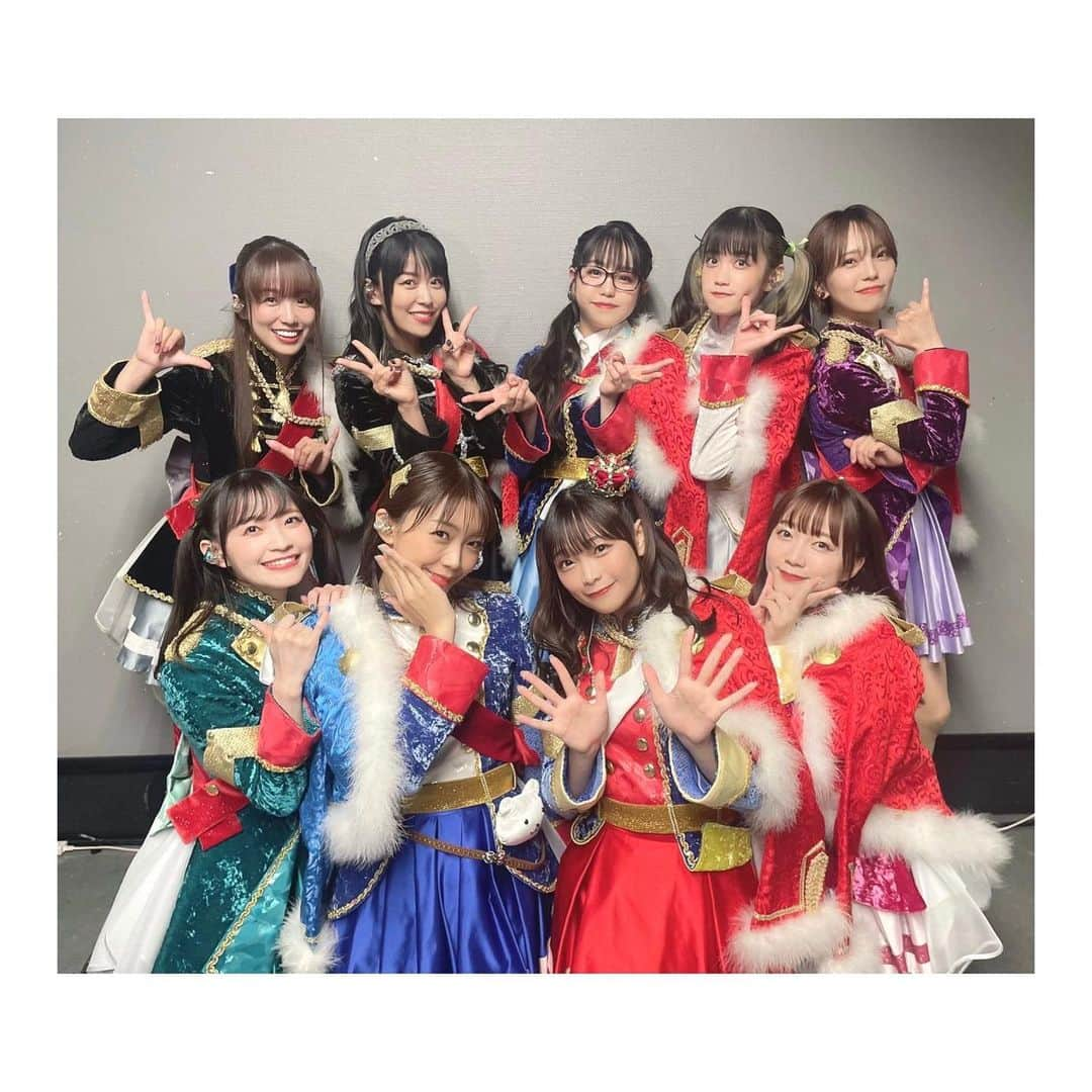 小山百代のインスタグラム：「・ ・ ・ ・  アニサマ2023 おもひで写真👑❤️  久しぶりに九人で このレヴュー服着られて 嬉しかった( ◠‿◠ )✨  ・ ・ ・  #スタァライト #小山百代」