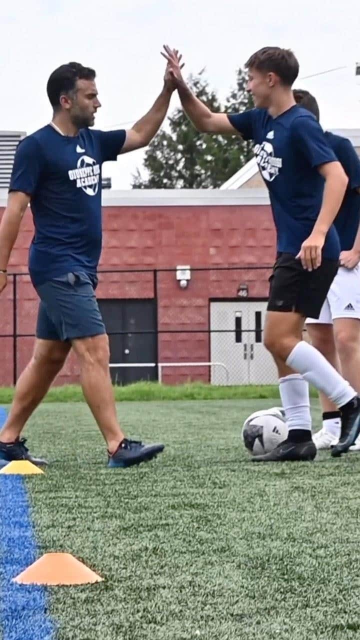 ジュゼッペ・ロッシのインスタグラム：「With experience comes knowledge 🧐🧐🧐#GRacademy #nextgeneration」